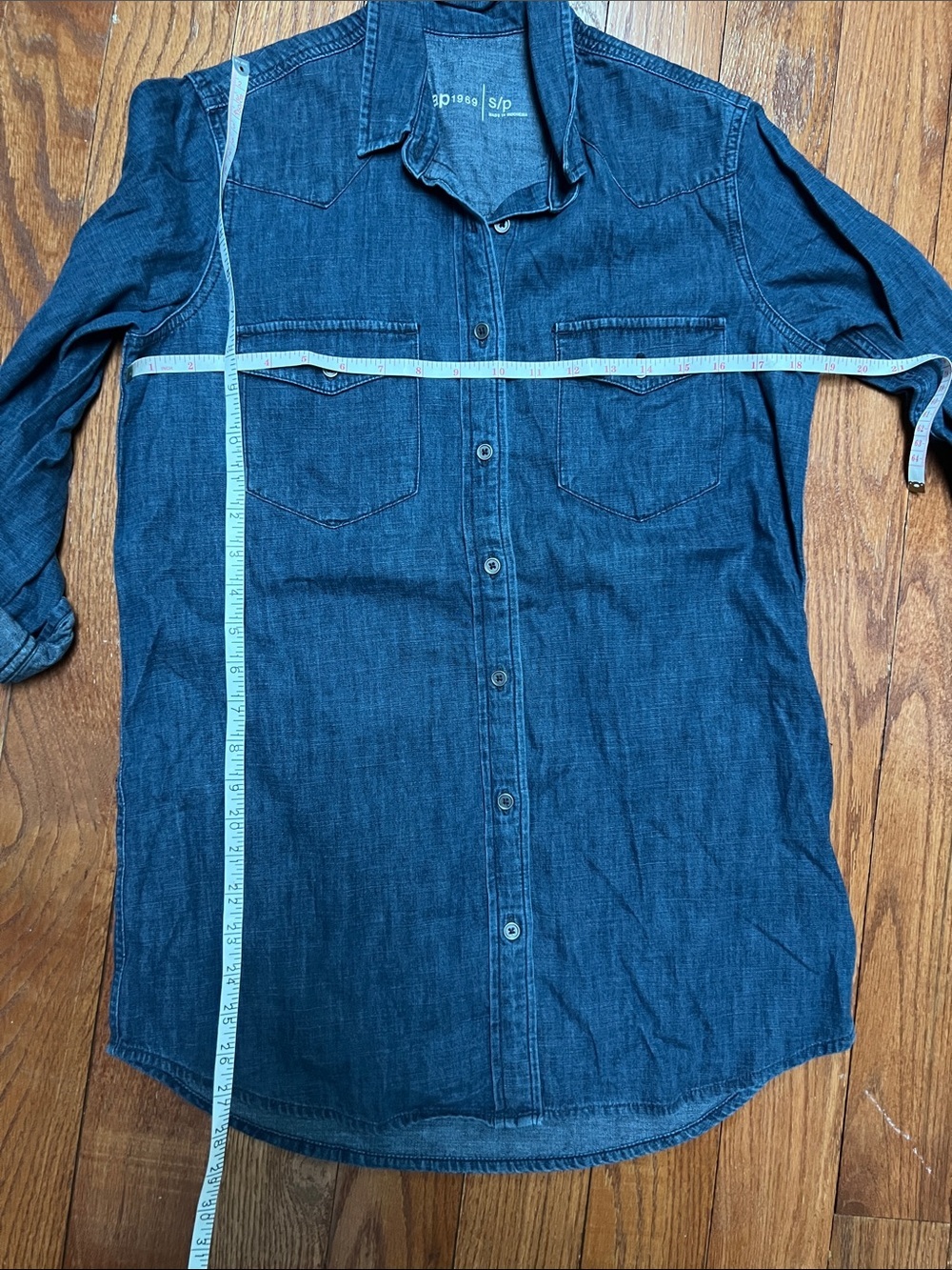 Women’s Gap denim shirt - Picture 3 of 3